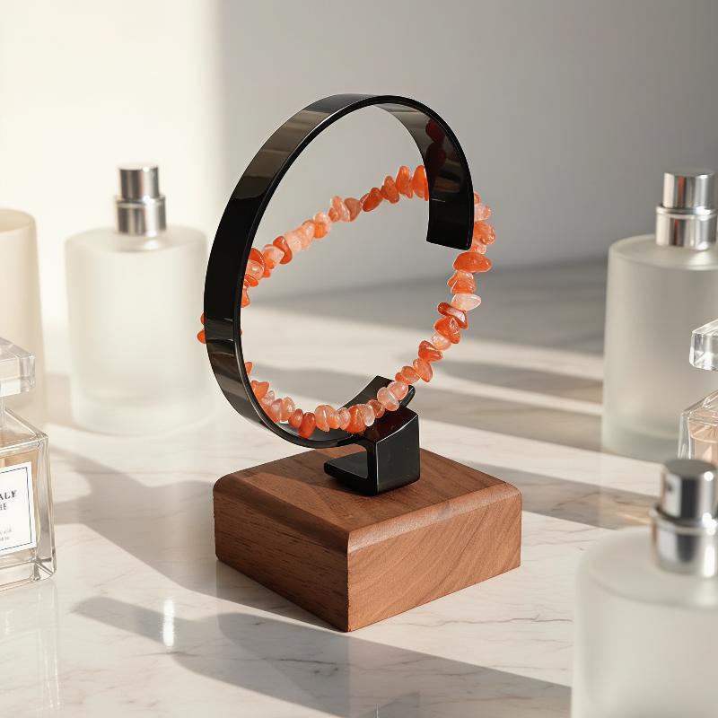 Wooden C-Shaped Watch Holder J - Jewelry And Watches Inc 评论和价格