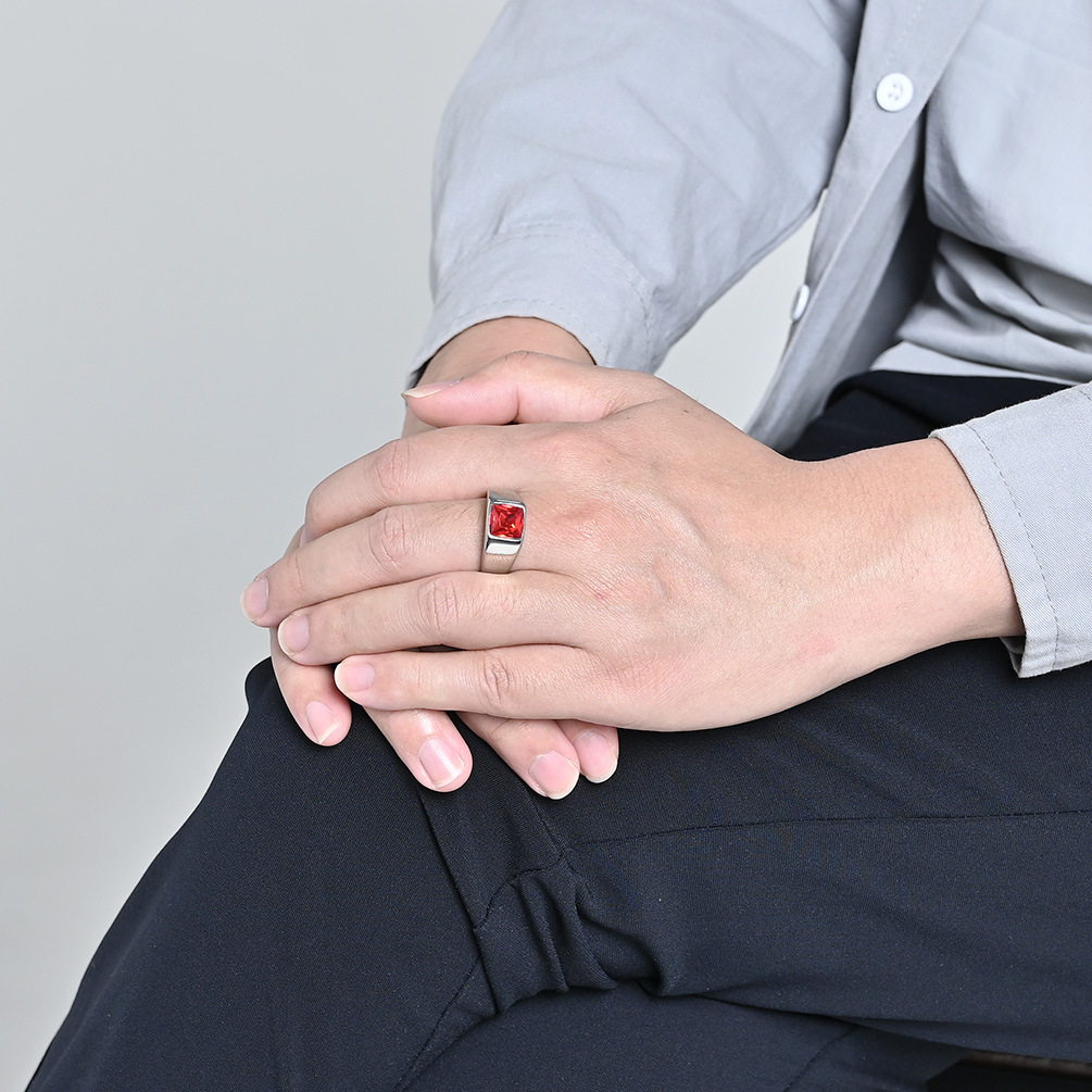 Stainless Steel Shinny Zircon  - Mens Signet Ring 评论和价格